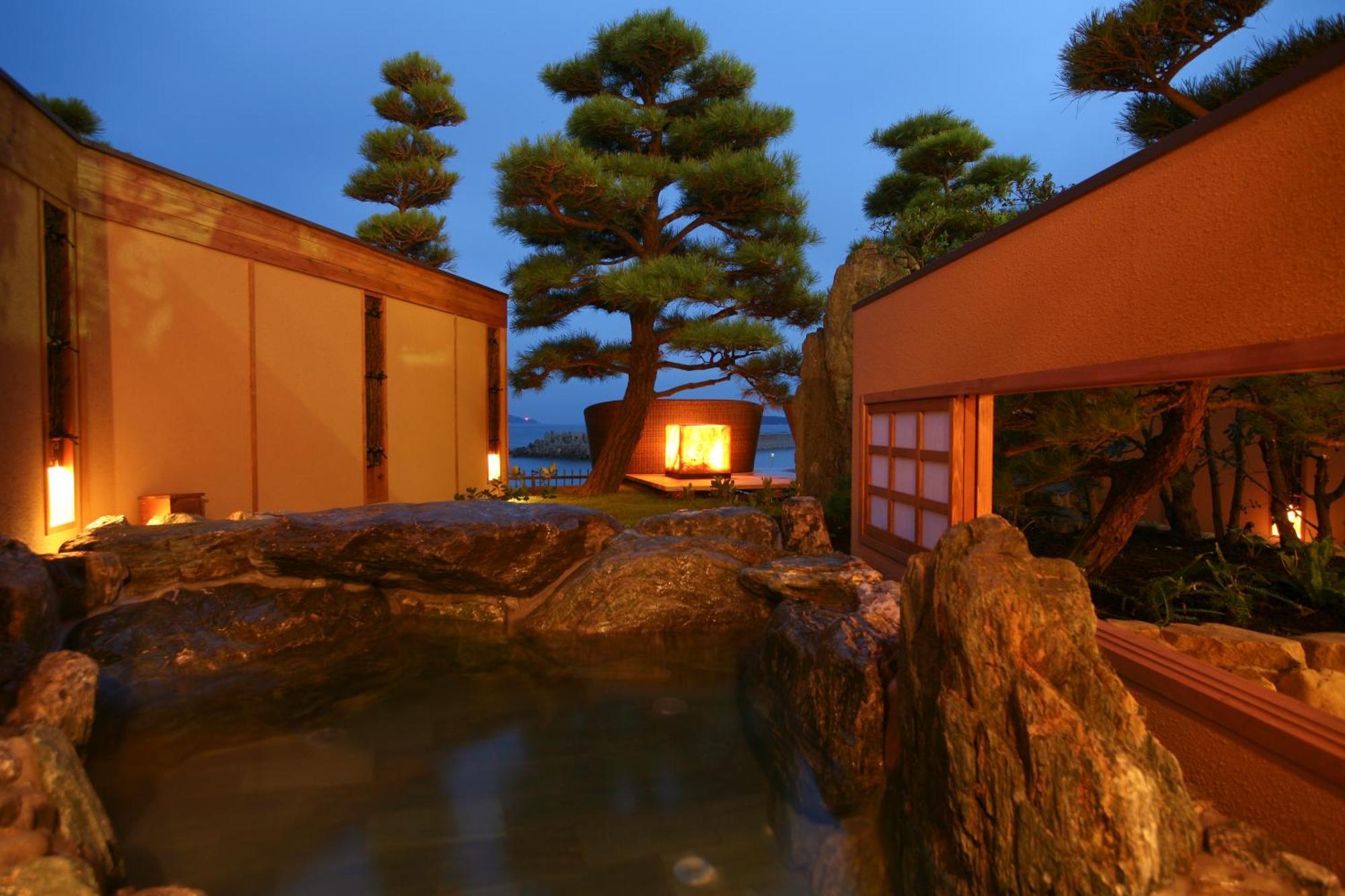 Hotel New Awaji Sumoto Екстериор снимка