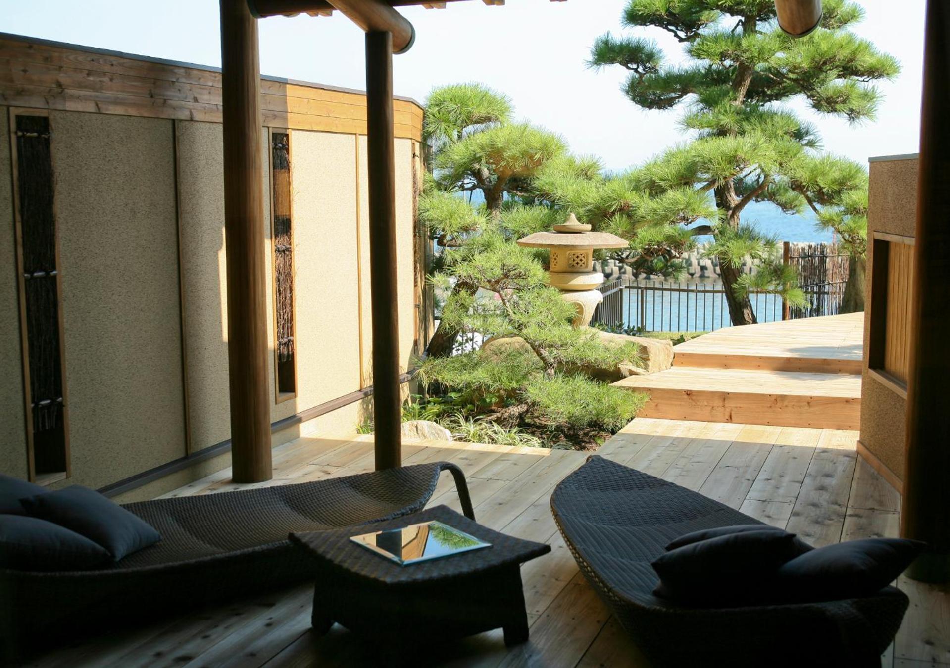 Hotel New Awaji Sumoto Екстериор снимка