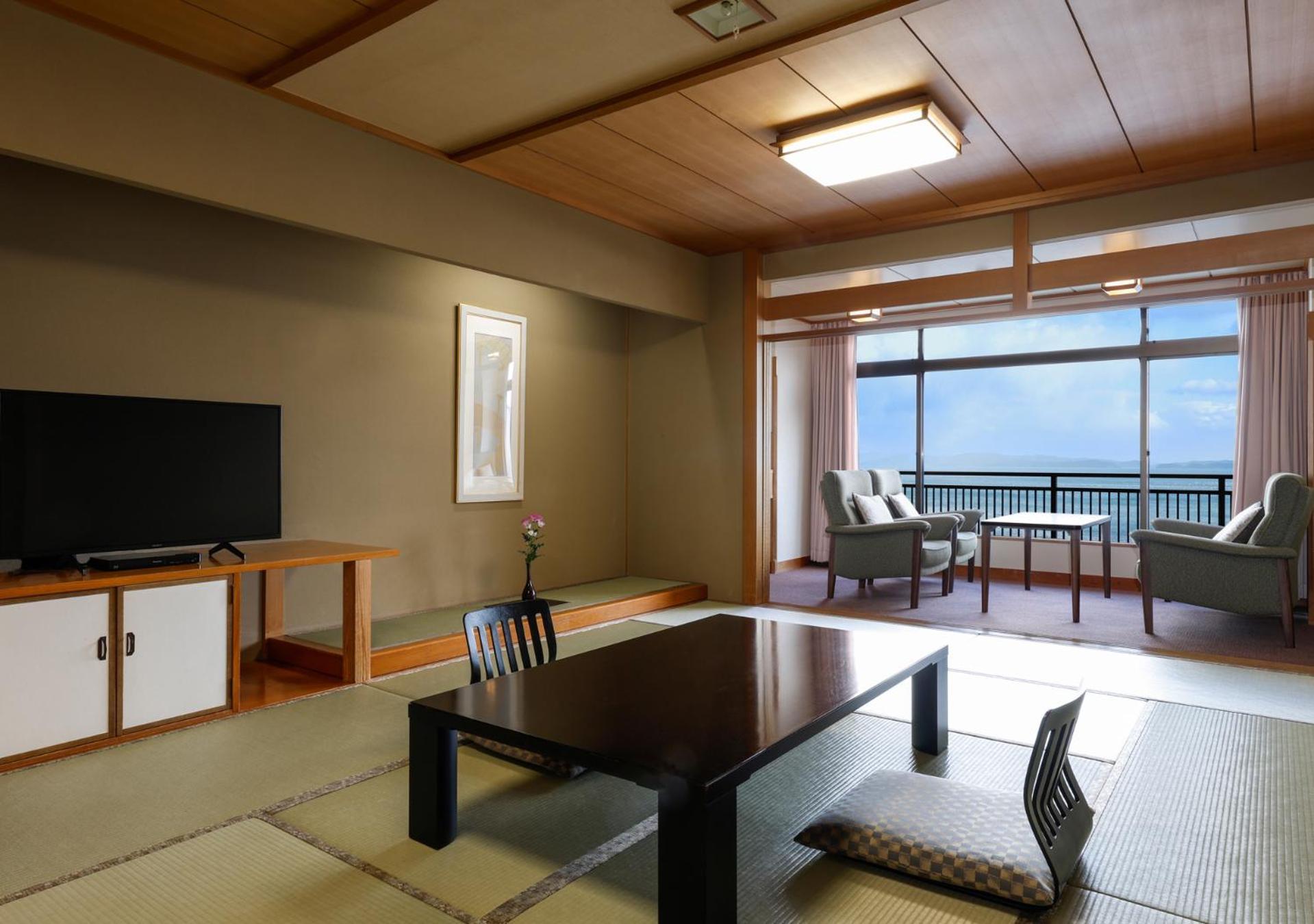Hotel New Awaji Sumoto Екстериор снимка