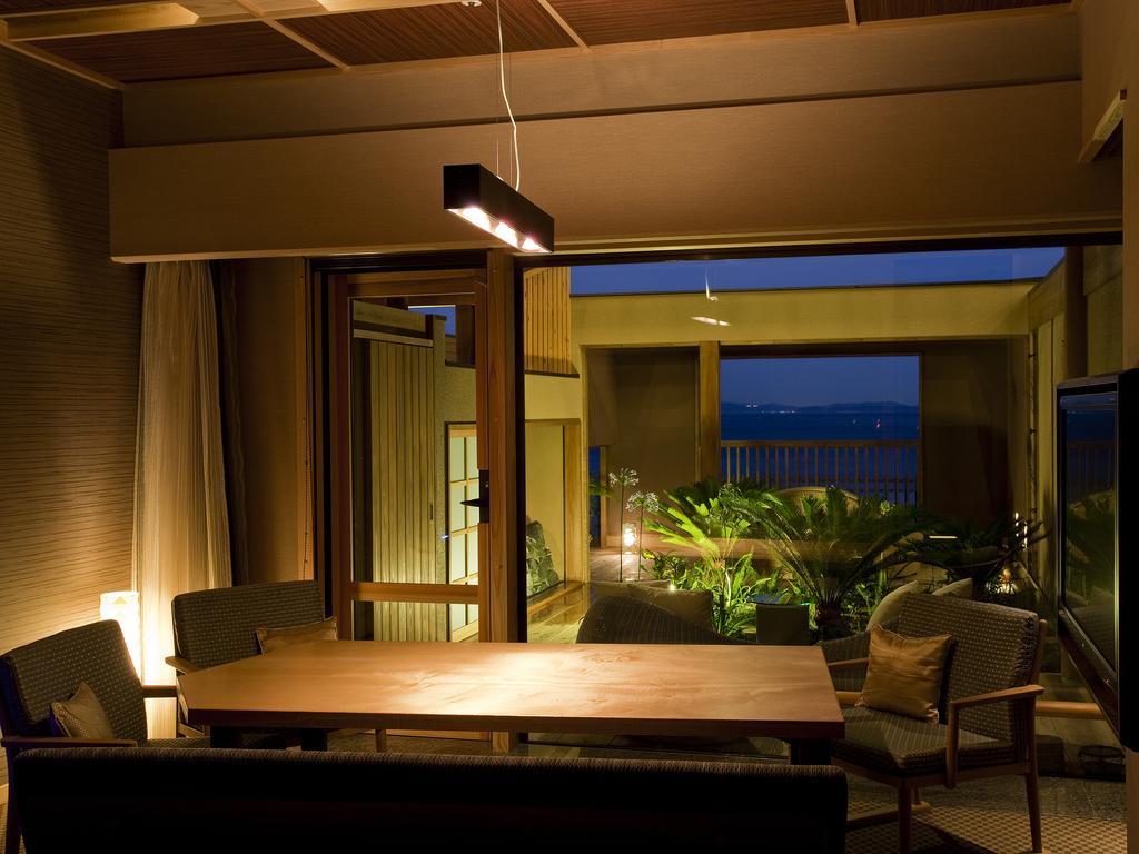 Hotel New Awaji Sumoto Екстериор снимка